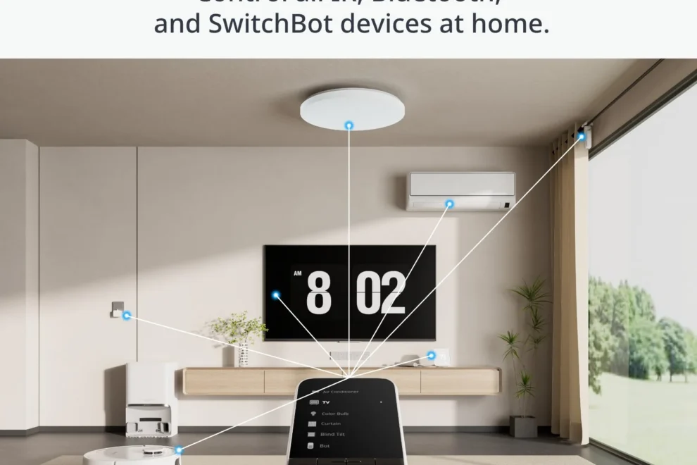 Mando universal SwitchBot controlando varios dispositivos del salón